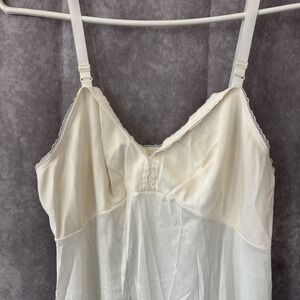 Vtg SEARS And The Doesn't Slip Sz 36 Anti Slip Full Coverage Coquette Lace Slit